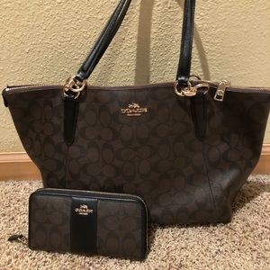 Coach Handbag & Wallet Set